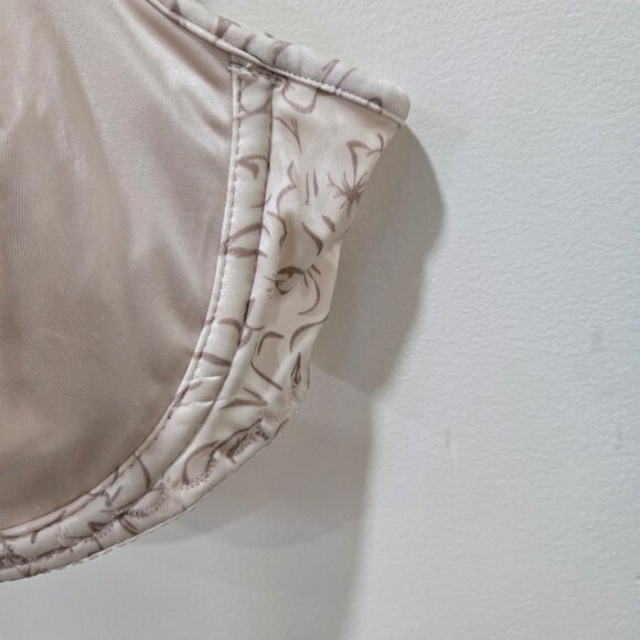 WonderBra Side Shaping Seamless Underwire Bra Size 38B - Picture 2 of 7